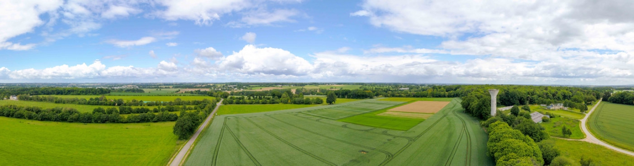 Photo aérienne panoramique par drone dans la campagne morbihannaise © FlyUpDrone