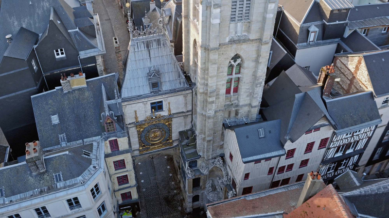 Le Gros-Horloge et son beffroi, vu par drone, Rouen, France - 2079521-8-ILARA