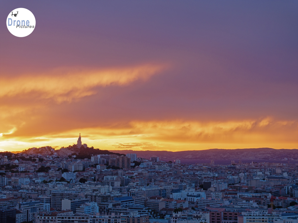 7-05-2024-Sunset sur Marseille- photo © Drone Pictures