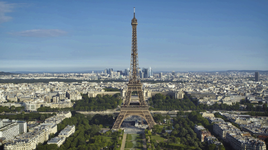 Vue Aérienne De La Tour Eiffel Vue Du Champ-De-Mars En été., Paris, France- © 2078893-80-AIRBUZZ